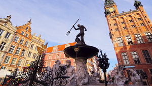 Ratusz i Fontanna Neptuna. Apartamenty Bajkowy Gdańsk- Stare Miasto, Starówka, centrum